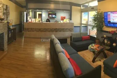 Photo 4 - Days Hotel & Conference Center by Wyndham Danville