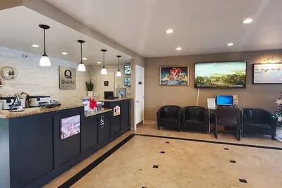 Photo 4 - Quality Inn & Suites Anaheim At The Park