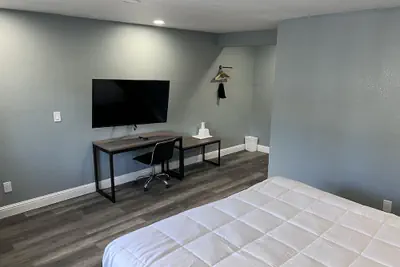 Photo 2 - Surf City Inn and Suites