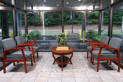 Photo 3 - Days Inn by Wyndham Pittsburgh