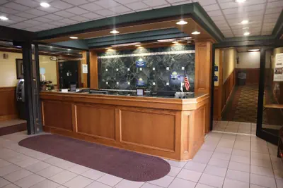 Photo 4 - Days Inn by Wyndham Pittsburgh