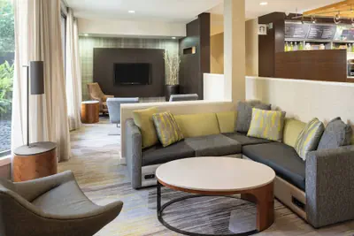 Photo 3 - Courtyard by Marriott Orlando Airport