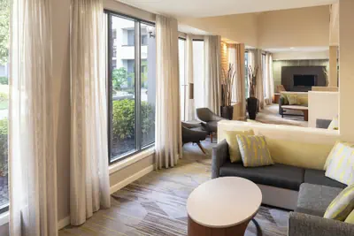 Photo 4 - Courtyard by Marriott Orlando Airport