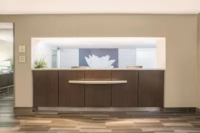 Photo 4 - La Quinta Inn & Suites by Wyndham Fort Lauderdale Tamarac