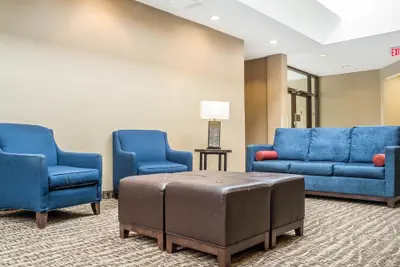 Photo 5 - Comfort Inn The Pointe