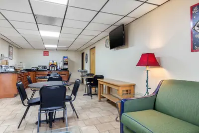 Photo 5 - Econo Lodge Chattanooga Northeast - Ooltewah