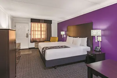 Photo 5 - La Quinta Inn by Wyndham Fresno Yosemite