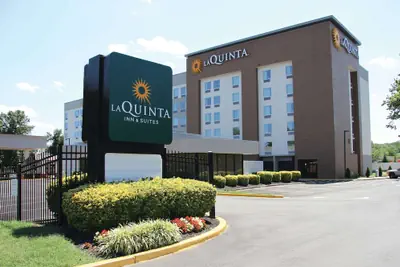 Photo 2 - La Quinta Inn & Suites by Wyndham DC Metro Capital Beltway