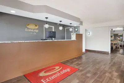 Photo 3 - Econo Lodge Live Oak