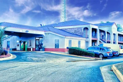 Photo 2 - Best Inn