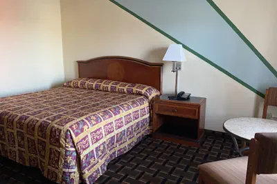 Photo 4 - Best Inn