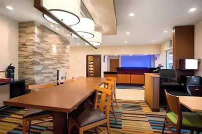 Photo 4 - Dubuque Inn & Suites
