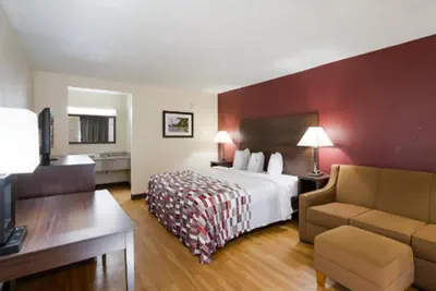Photo 4 - Horizon Inn & Suites