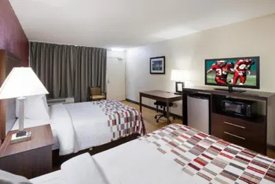 Photo 2 - Horizon Inn & Suites