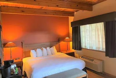 Photo 3 - Crossroads Hotel and Event Center