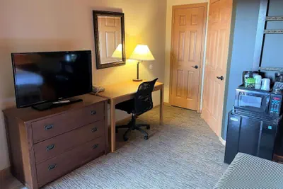 Photo 4 - Crossroads Hotel and Event Center
