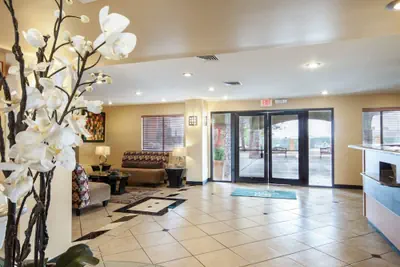 Photo 4 - Quality Inn Airport East