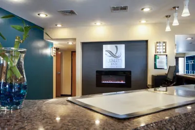 Photo 5 - Quality Inn Airport East