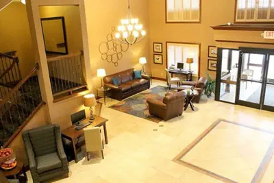 Photo 2 - Auburn Place Hotel & Suites - Paducah