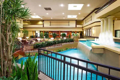 Photo 2 - Holiday Inn Hotel & Suites Cincinnati - Eastgate by IHG