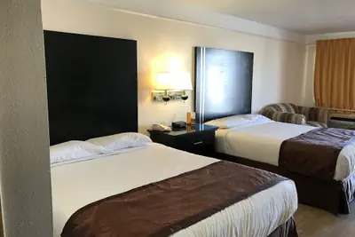 Photo 3 - Texas Inn & Suites