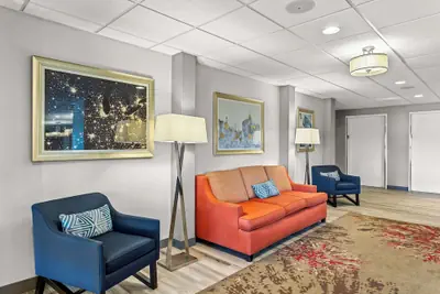 Photo 4 - Hampton Inn Chicago/Naperville