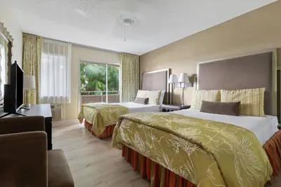 Photo 5 - Plantation Hale Suites