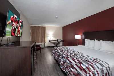 Photo 2 - Red Roof Inn Prattville