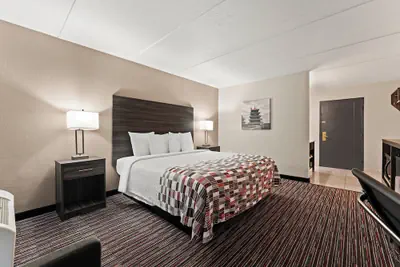 Photo 5 - Red Roof Inn Reading