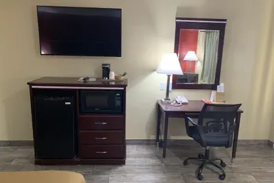 Photo 3 - Super 8 by Wyndham Mesa Downtown Near Convention Center