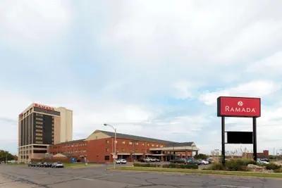Photo 2 - Ramada Hotel & Convention Center by Wyndham Topeka Downtown