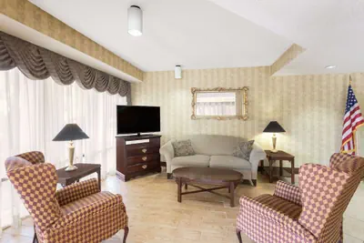 Photo 3 - Baymont by Wyndham Griffin