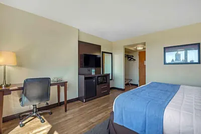 Photo 3 - The Capitol Hotel
