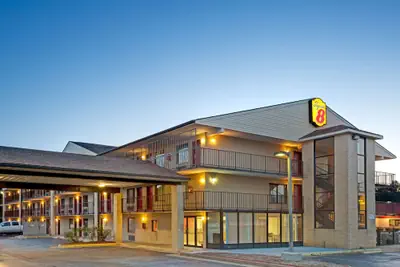 Photo 2 - Super 8 by Wyndham Fredericksburg