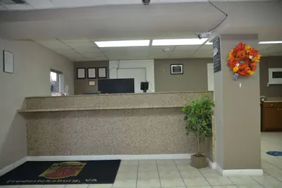 Photo 4 - Super 8 by Wyndham Fredericksburg