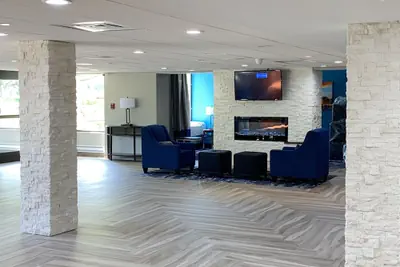 Photo 2 - Comfort Inn Chicago Schaumburg - O'Hare Airport