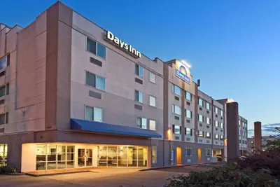 Photo 2 - Days Inn by Wyndham Seatac Airport