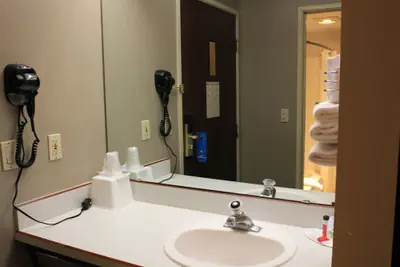 Photo 4 - Days Inn by Wyndham Seatac Airport