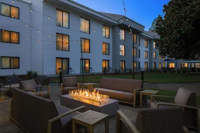 Photo 2 - Courtyard by Marriott Portland Beaverton