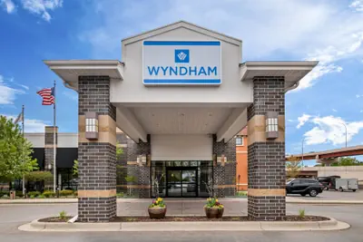 Photo 2 - Wyndham Bloomington - Mall of America
