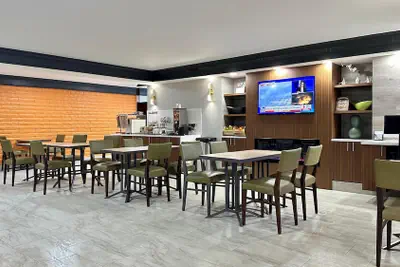 Photo 5 - La Quinta Inn by Wyndham Huntsville Research Park