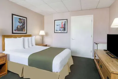 Photo 5 - Days Inn by Wyndham Bedford