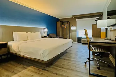 Photo 4 - Comfort Inn & Suites Houston I-10 West Energy Corridor
