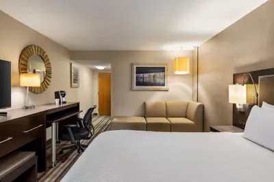 Photo 5 - Holiday Inn Gaithersburg by IHG