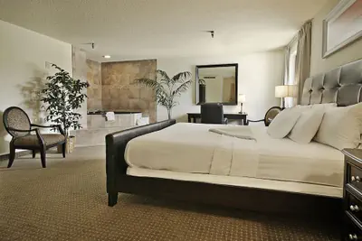 Photo 5 - Ramada by Wyndham Bettendorf