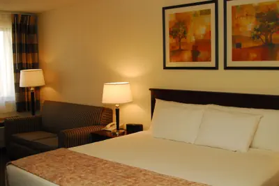 Photo 4 - Ramada by Wyndham Bettendorf
