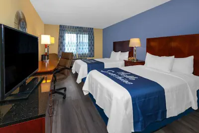 Photo 5 - Days Inn by Wyndham Milan Sandusky South