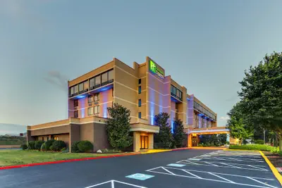 Photo 2 - Holiday Inn Express Aberdeen by IHG