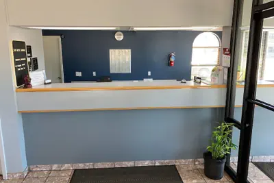 Photo 3 - Americas Best Value Inn Meridian