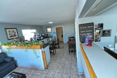 Photo 4 - Americas Best Value Inn Meridian